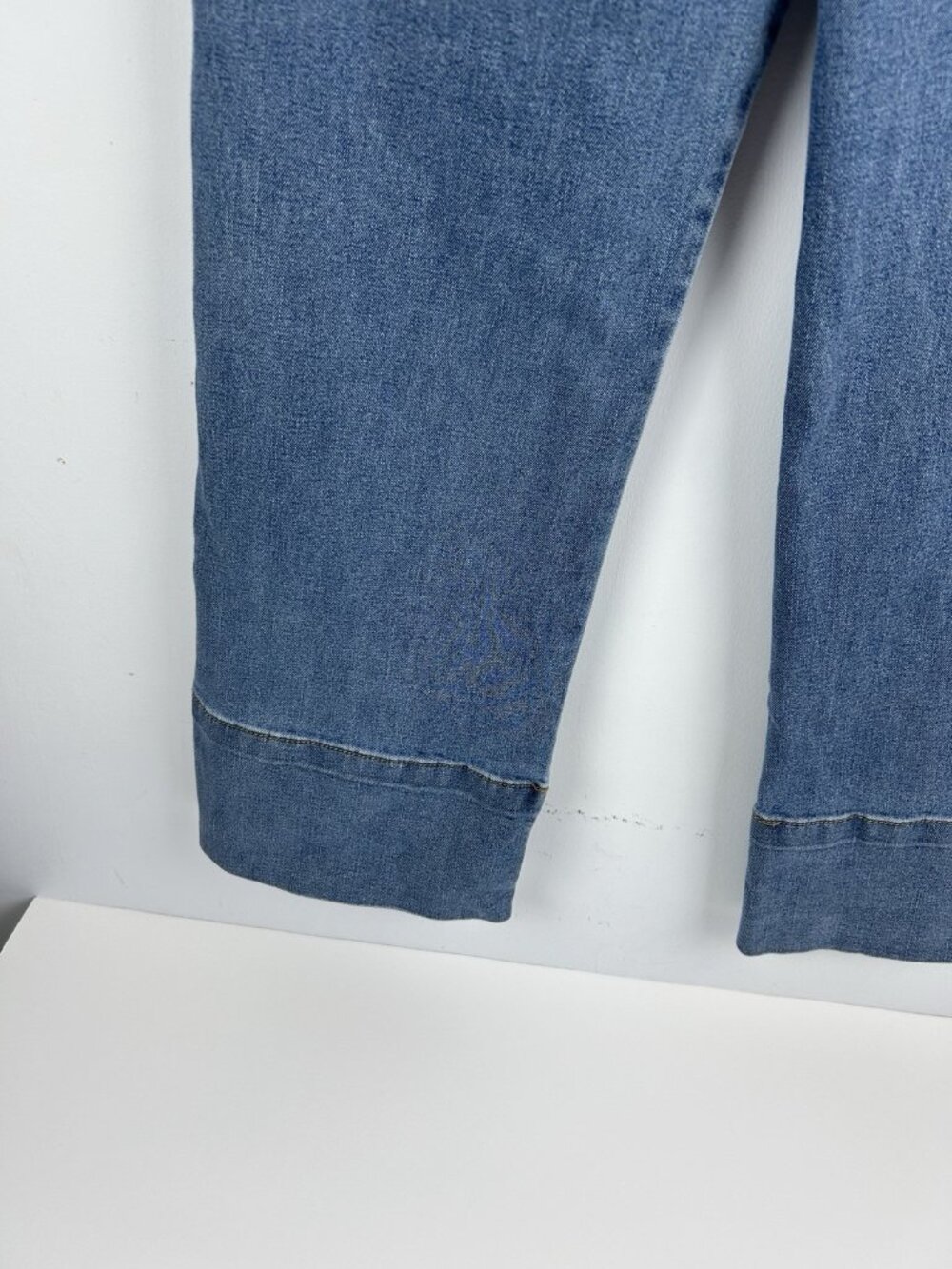 Curve Appeal High Rise Wide Leg  Jeans 8/29 Color Capri - Picture 5 of 12